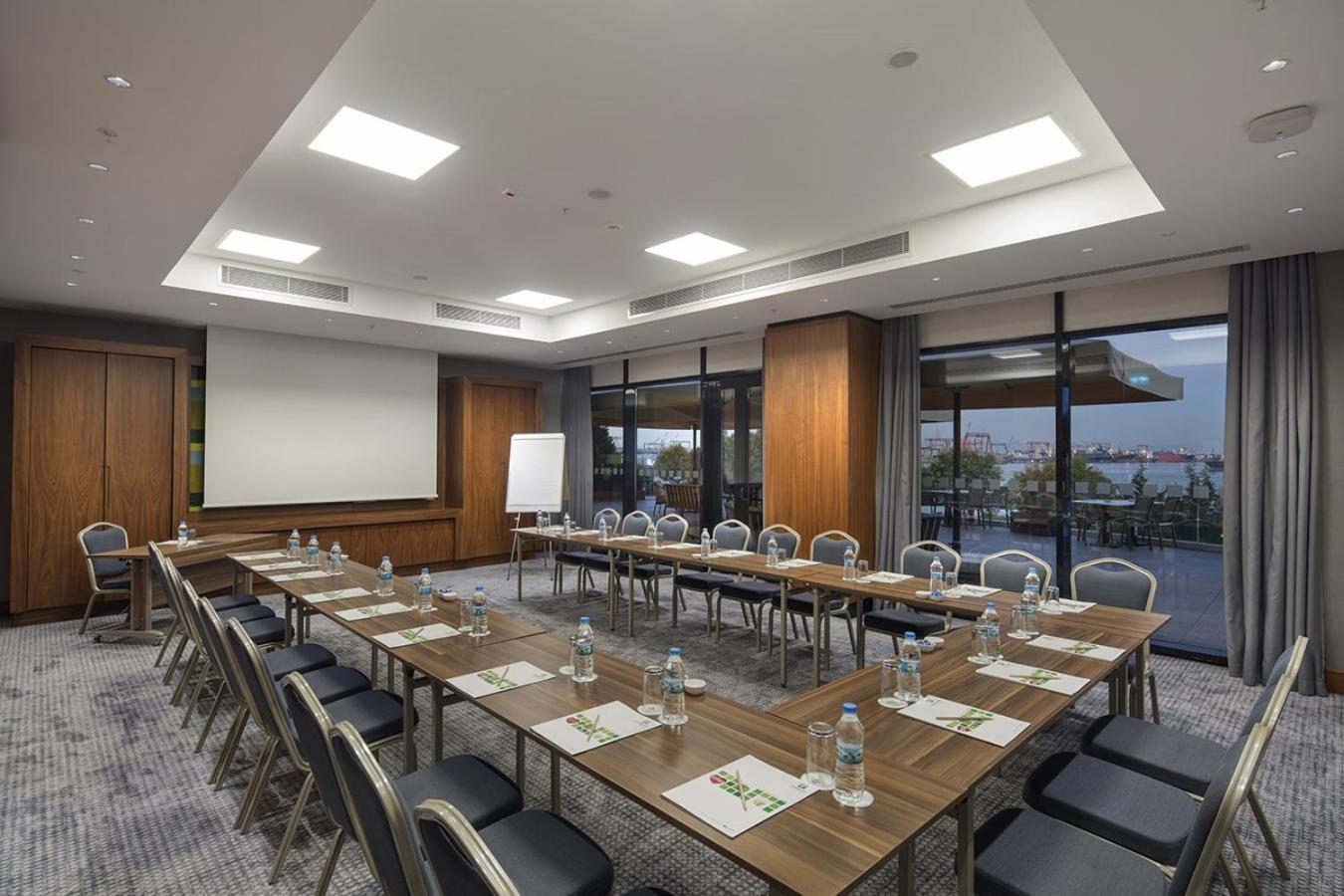 Holiday Inn Istanbul - Tuzla Bay By Ihg Екстер'єр фото
