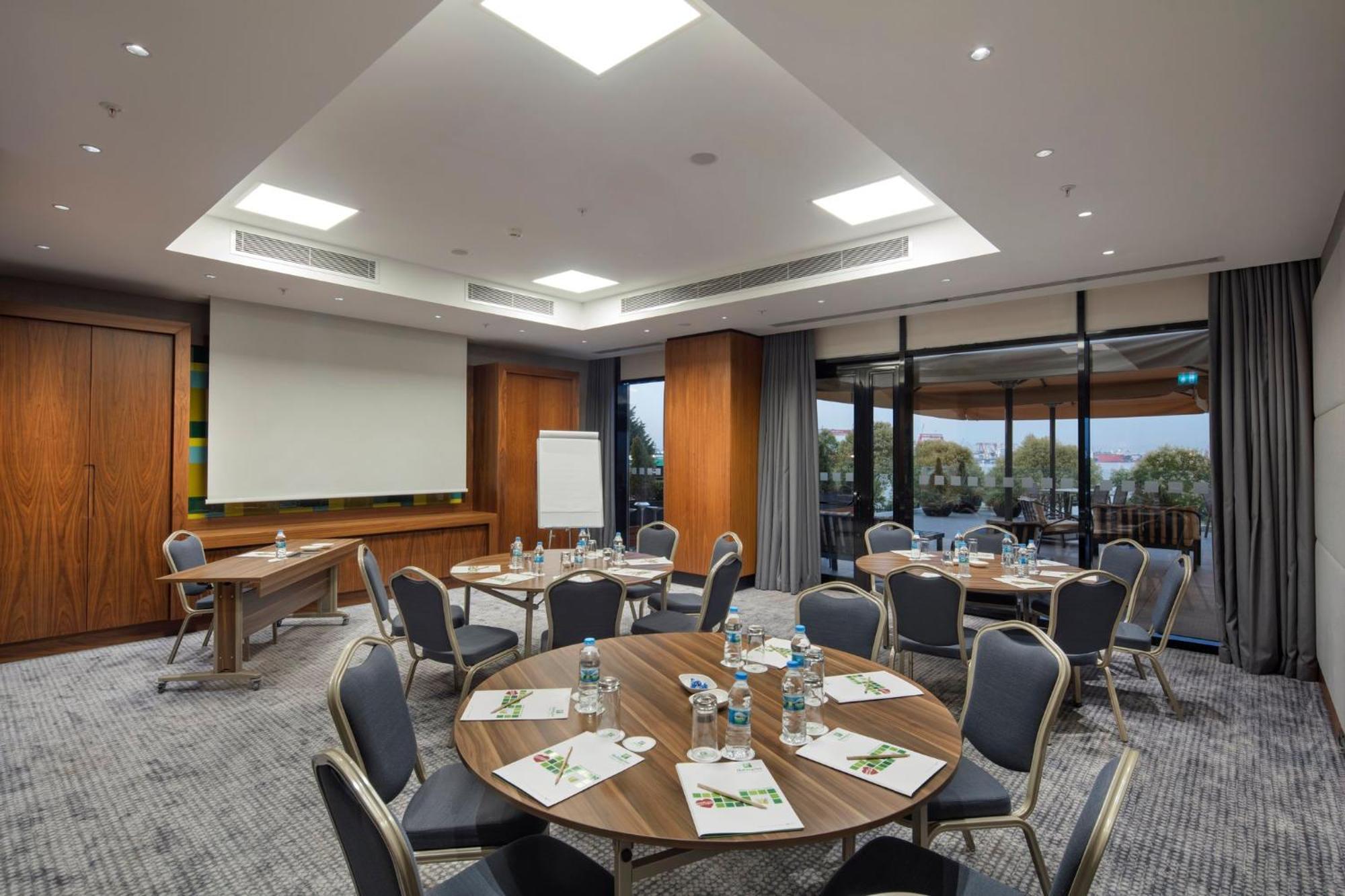 Holiday Inn Istanbul - Tuzla Bay By Ihg Екстер'єр фото