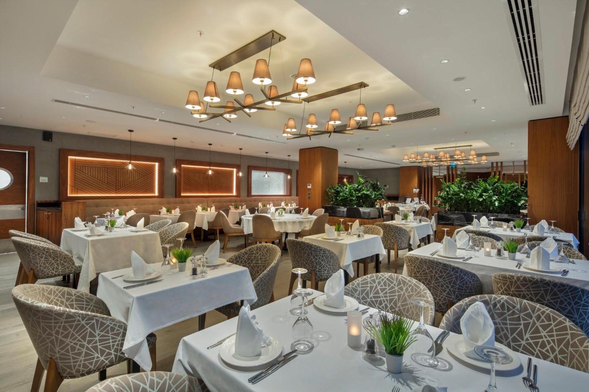Holiday Inn Istanbul - Tuzla Bay By Ihg Екстер'єр фото